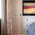 Living Lorens No 7 Apartamento *