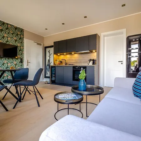 Living Lorens No 7 Apartment